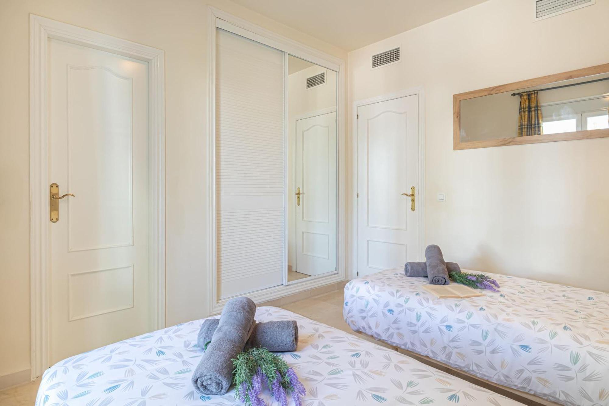 Sunbeach - Puerto Banus Apartment